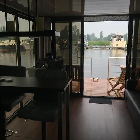 Hausboot Livingdream *