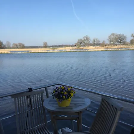 Hausboot Livingdream Botel *
